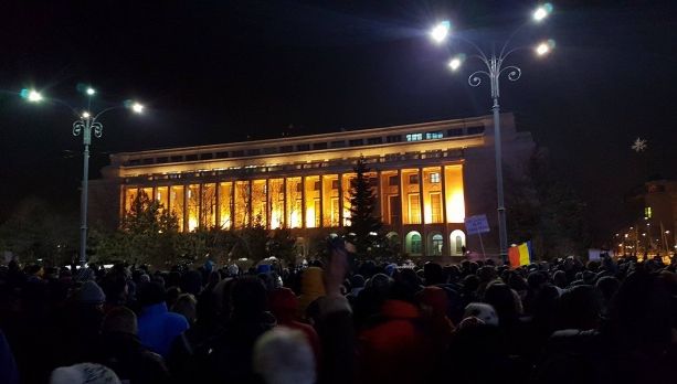 Noi proteste de amploare anunţate duminică, în Piaţa Victoriei