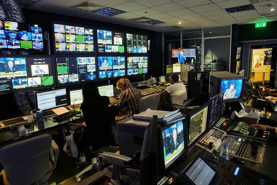 Rareş Bogdan, după ce Dragnea cere închiderea Realitatea Tv şi Realitatea.net: Vă credeţi Erdogan?