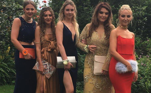 Detaliul rușinos al acestei poze e vizibil dar puțini observă. O singură fată a vrut să fie altfel