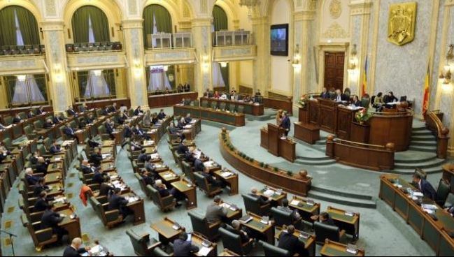 Parlamentarii au decis: pentru ei, buget dublu, pentru oamenii de rând, austeritate