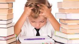 TEME pentru acasă sau NU? Toţi părinţii şi elevii pot răspunde pe EDU.RO