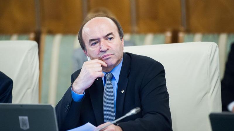 Acuzaţii grave aduse ministrului Justiției: "A mințit din nou în legătură cu Codurile"