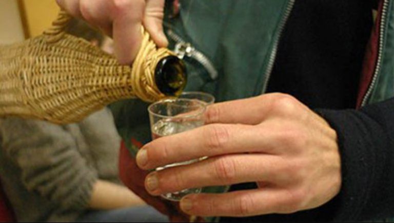 Moarte teribilă pentru un bărbat: ce i-a făcut prietenul de pahar după ce au băut împreună