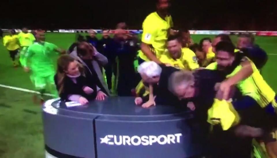 Mamma Mia! Cum s-au bucurat suedezii că i-au eliminat pe italieni de la Cupa Mondială VIDEO