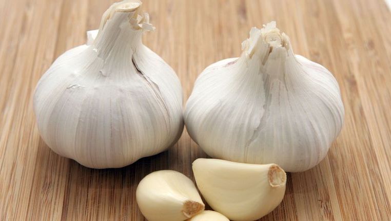 Usturoiul chinezesc se găseşte în toate supermarketurile de la noi. Cât de toxic este. Mai cumperi?