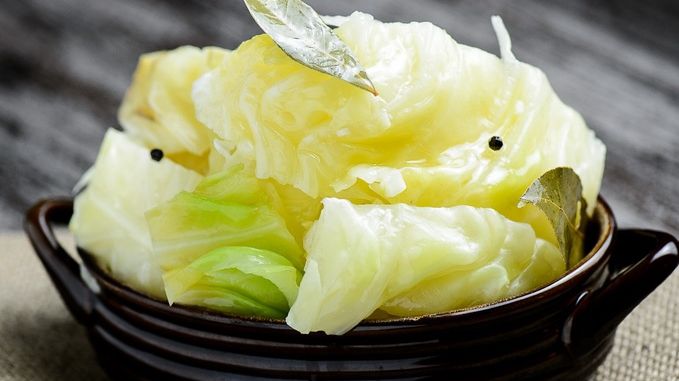 Ce se întâmplă dacă mănânci varză murată seara, cu 3 ore înainte de culcare