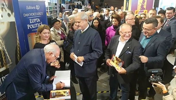 Scandal la Gaudeamus. Demisie importantă din cauza unei lansări de carte