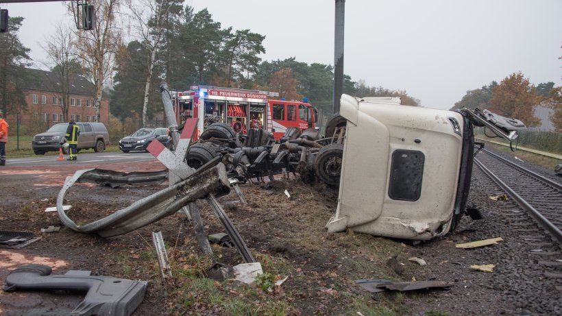 Tragedie în Germania: cel puţin 12 răniţi, după ce un tren a lovit un camion