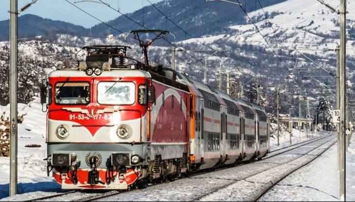 CFR introduce de astăzi TRENURILE ZĂPEZII