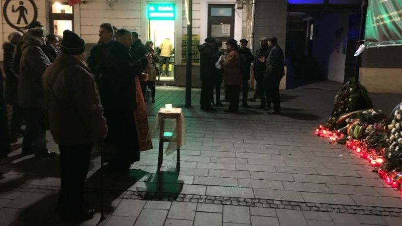 FUNERALIILE REGELUI MIHAI. Sute de clujeni au plecat spre București: „Acest drum este o datorie”