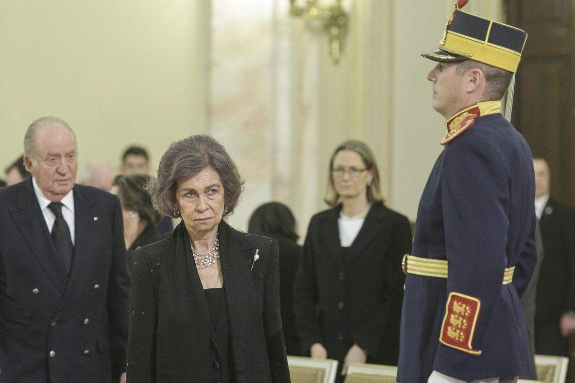 Imagini sfâșietoare surprinse la funeraliile Regelui Mihai. Monarhii Europei, vizibil emoționați