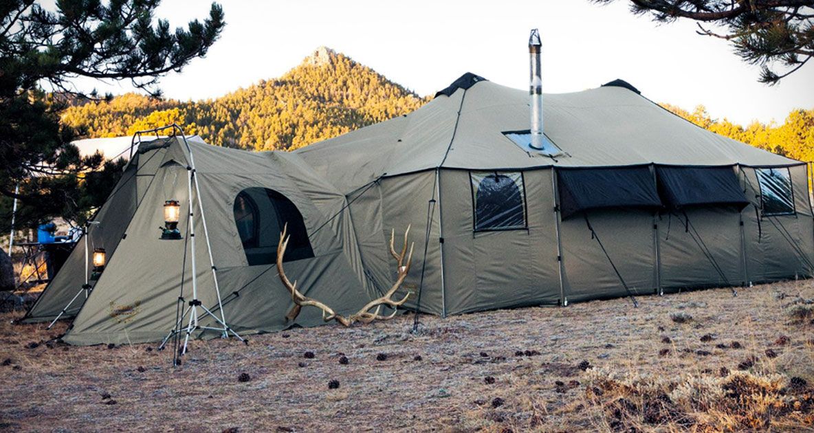 Au găsit în pustietate un cort imens, de 8 metri lugime. Au intrat în el, ŞOC! Ce se ascundea