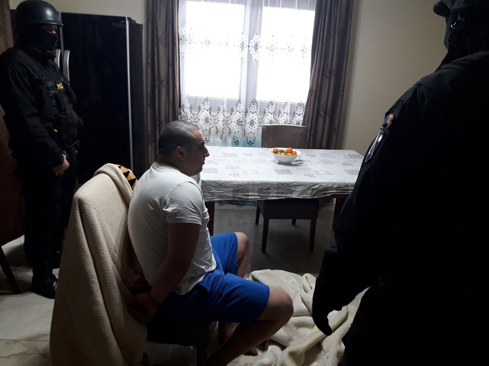 Detalii șocante despre interlopul care a tăiat cu sabia un polițist