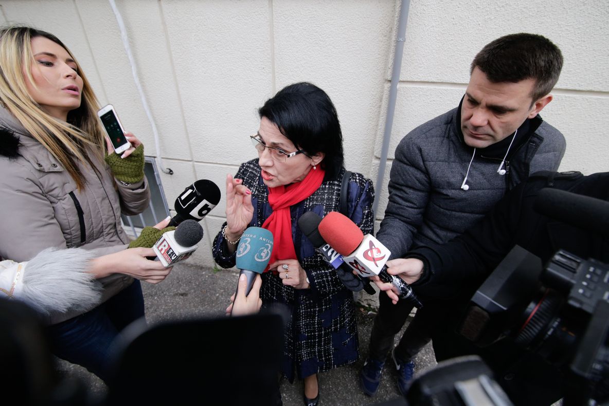 Ecaterina Andronescu, întrebată dacă se retrage din cursă: ”Mai e timp, nu negociez nimic”