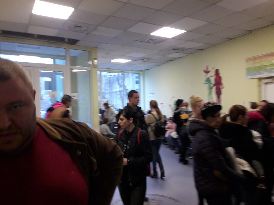 România reală de Ziua Națională. Mesajul unui părinte disperat aflat cu copilul la Spitalul Budimex