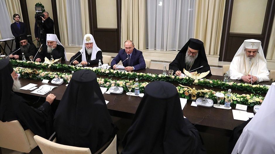 FOTO: Patriarhul Daniel, la cină cu Vladimir Putin, alături de șefii Bisericilor Ortodoxe