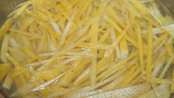 A ras miere hrean şi ghimbir. A făcut un sirop pe care l-a băut zi de zi. Ireal ce i s-a întâmplat!