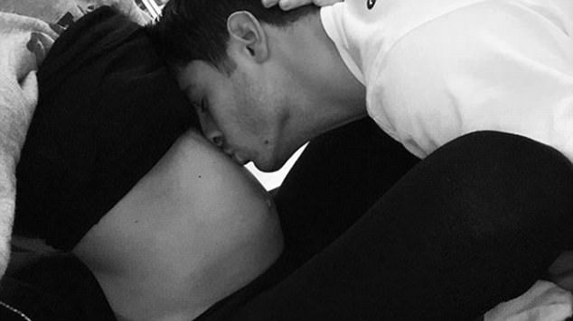 Cel mai scump fotbalist spaniol va fi tată: Când te-am văzut prima dată, știam că vei fi mama ...