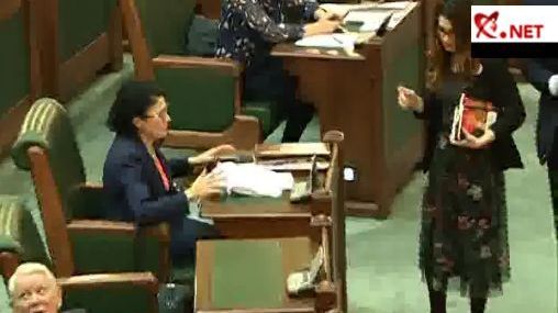 Ecaterina Andronescu a explicat GESTUL care i-a adus oprobriul românilor: De ce a aruncat o CARTE