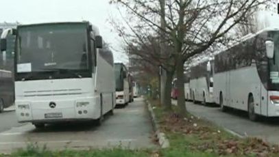 SUTE de simpatizanți ai PSD din țară au ajuns în București pentru a asista la paradă