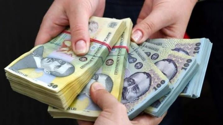 Bugetarii care vor primi salarii cu 35% mai mari