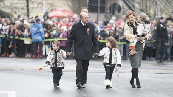 Nepoții lui Traian Băsescu, vedete la parada de 1 Decembrie, Ziua Națională VIDEO