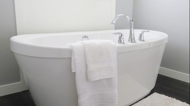 Ce se întâmplă dacă pui suc de lămâie în apa din cadă. Vei face asta mereu 