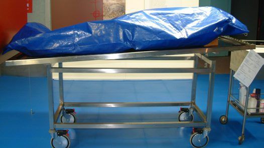 Un miliardar şi soţia lui, găsiţi morţi în locuinţa lor