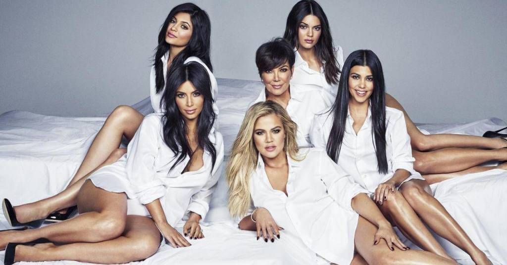S-a CONFIRMAT: una dintre surorile Kardashian este însărcinată. Prima fotografie cu burtică