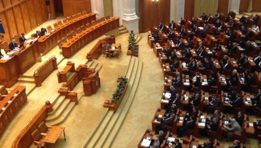 Ceartă în Parlament. Chichirău (USR) i-ar fi spus lui Cătăniciu (ALDE) că ”o așteaptă la metrou”