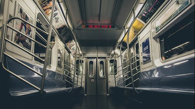 Ce boli periculoase poți lua din tramvai, autobuz sau metrou și cum să te ferești de ele 