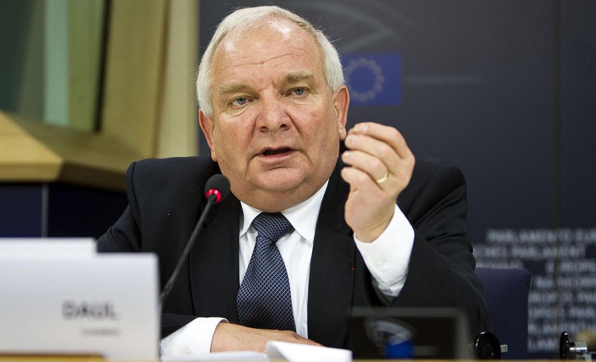 Preşedintele PPE: Este o zi tristă pentru România. Independenţa justiţiei este în pericol