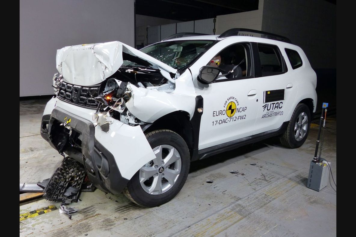 Dacia Duster. Veşti proaste despre Dacia Duster 2. Dacă aţi cumpărat-o, atenţie! Maşina...