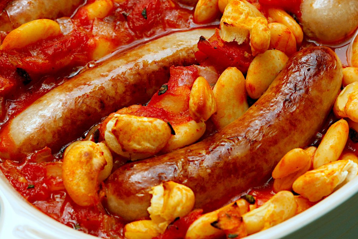 De ce NU trebuie să mâncam fasole cu cârnaţi de 1 Decembrie: Este mai grav decât îţi imaginezi!