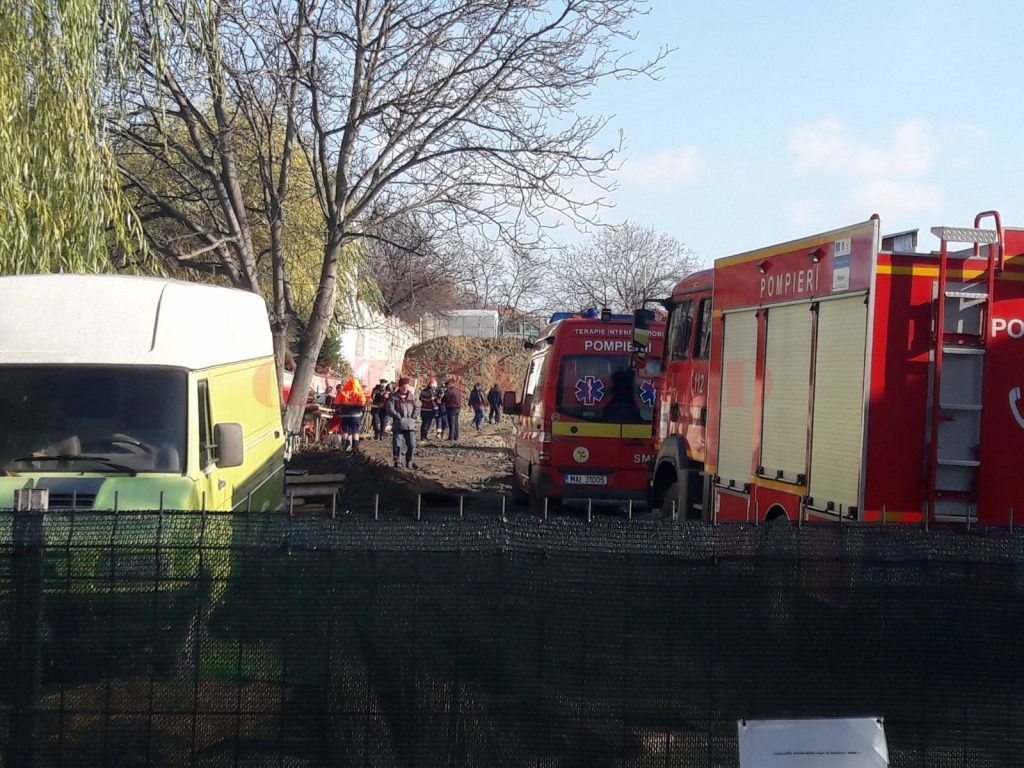 Mal de pământ SURPAT peste doi muncitori, în Craiova. Niciunul dintre ei nu a supravieţuit