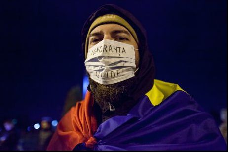 Noi proteste în faţa Parlamentului împotriva atacului PSD-ALDE la justiţie