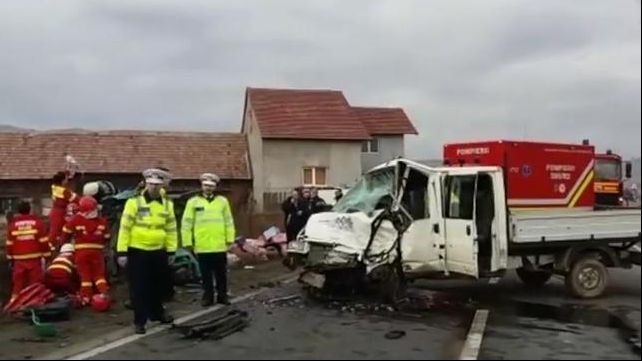 GRAV accident pe Valea Oltului: două microbuze s-au ciocnit. Trei persoane, rănite - UPDATE