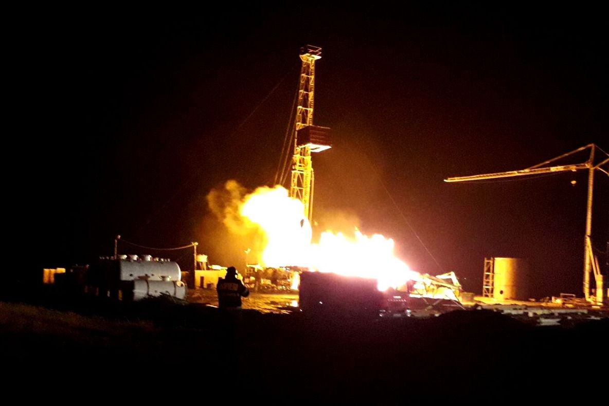 Pericol de explozie la Satu Mare. Pompierii nu pot stinge incendiul și așteaptă experți din Canada 