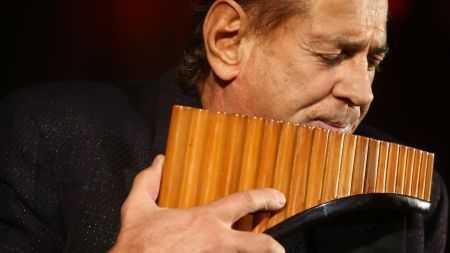 Păcat! Gheorghe Zamfir, dus la spital