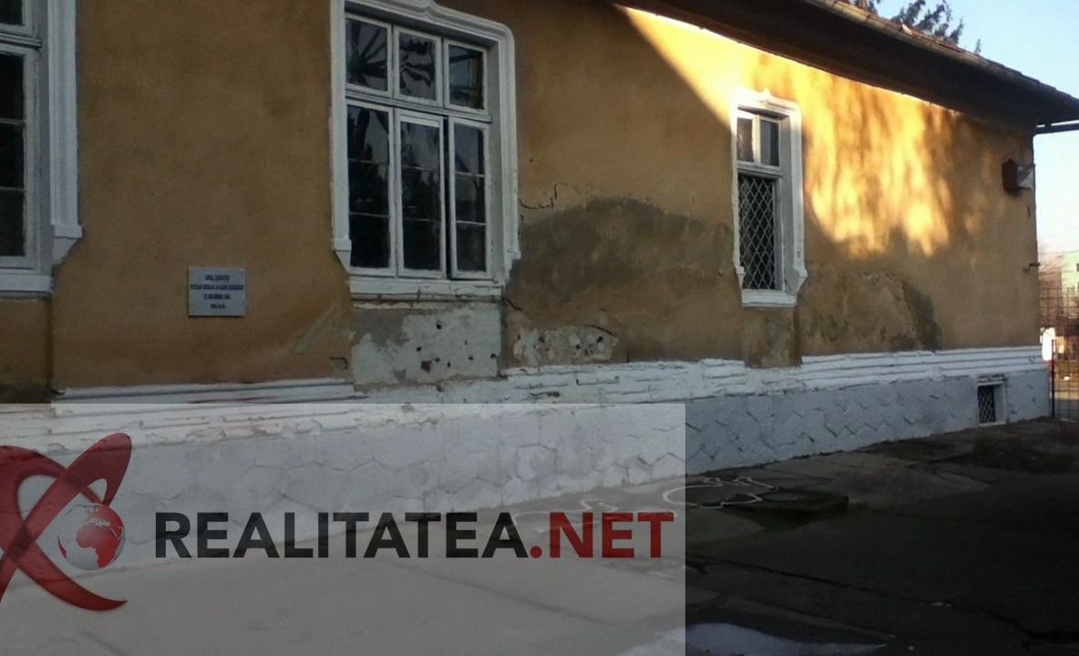 Cum arată zidul unde a fost împuşcat Nicolae Ceauşescu pe 25 decembrie 1989, la Târgovişte