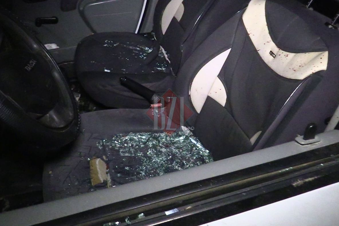 Iași: Atac violent asupra polițiștilor, o mașină vandalizată, agresori răniți și arestați (VIDEO)