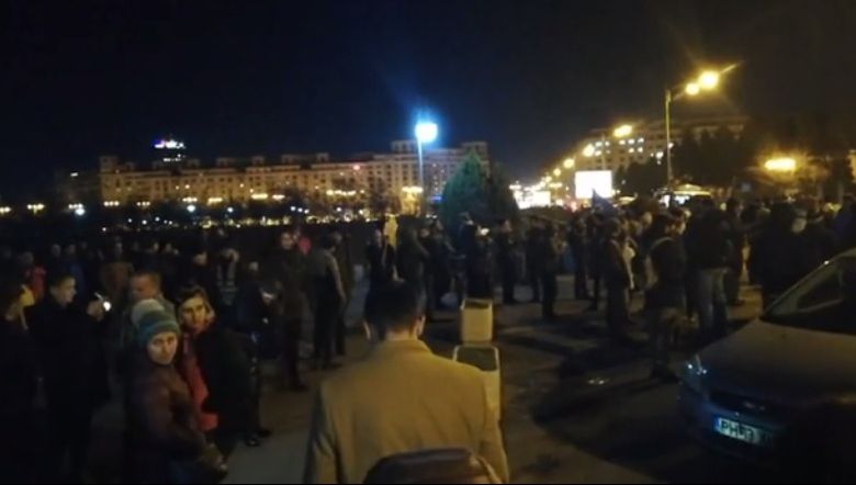 Legile Justiţiei au scos românii în stradă - protest la Parlament, în Capitală. Proteste şi în ţară