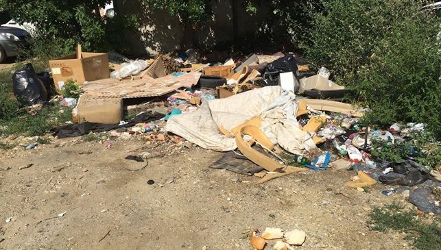 Ce a pățit un român care a vrut să scape de o saltea veche