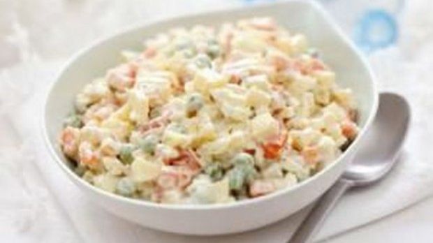 Cine a inventat, de fapt, salata de boeuf. Toate gospodinele trebuie să știe adevărata rețetă