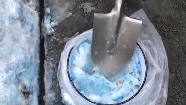 Fenomen îngrijorător în Rusia: zăpadă ALBASTRĂ pe străzi! Autorităţile, în alertă MAXIMĂ