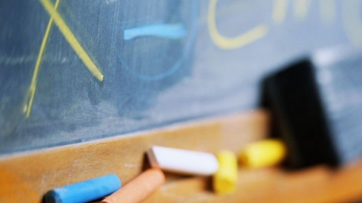 Regulamentul școlar s-a schimbat din nou! Ce-i reproşează elevii?!