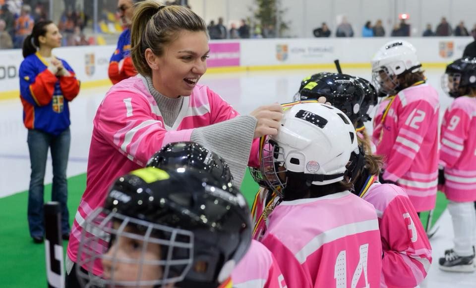 Simona Halep, prezentă la primul meci jucat de  echipa de hochei care îi poartă numele