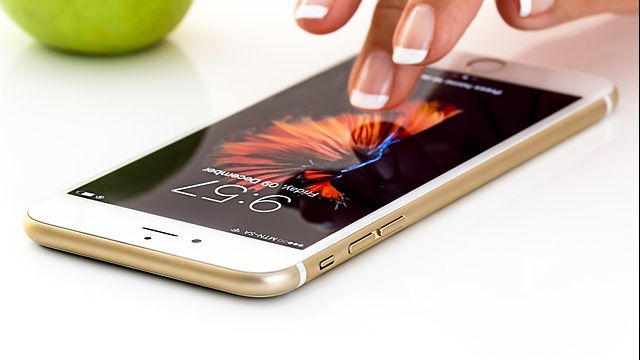 Cel mai mare pericol din smartphone-ul tău. Ce funcție să nu mai folosești