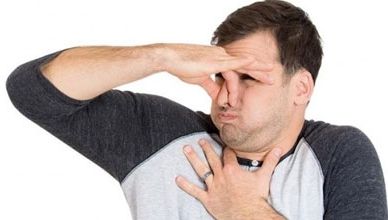 Un bărbat din India a fost arestat pentru că-i miroseau picioarele în autobuz