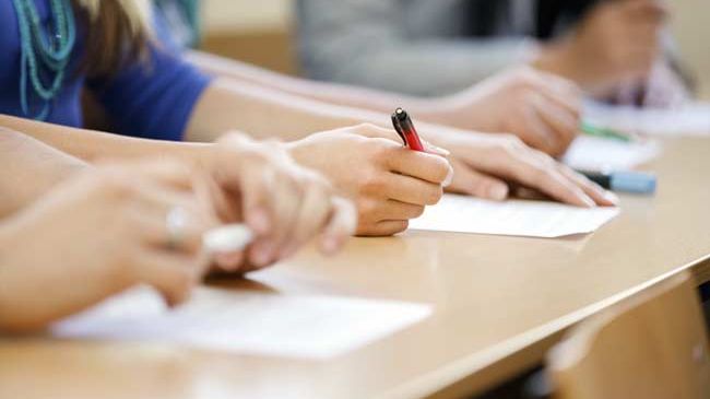 Doi elevi români le-au dat clasă americanilor. Au obținut punctaj maxim la BAC-ul din SUA